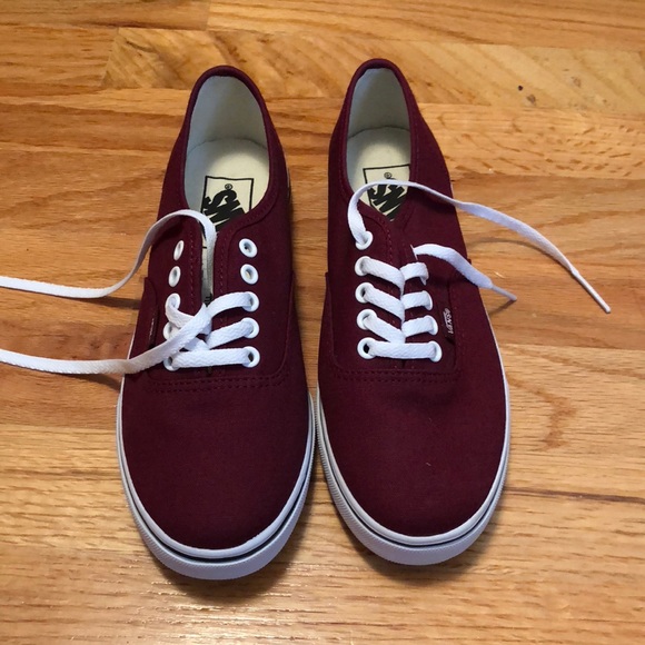 vans authentic lo pro burgundy